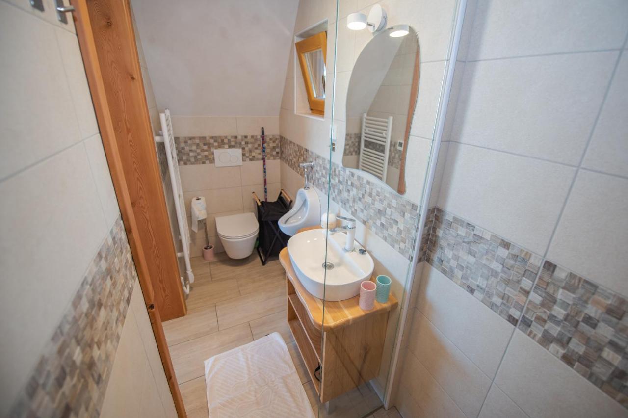 Holiday Home Ernest Zelezni With Hot Tub Ivancna Gorica ภายนอก รูปภาพ