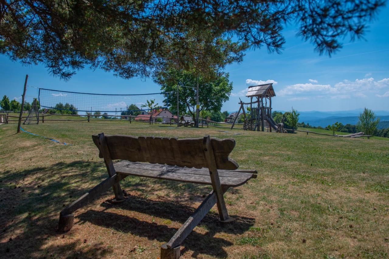 Holiday Home Ernest Zelezni With Hot Tub Ivancna Gorica ภายนอก รูปภาพ